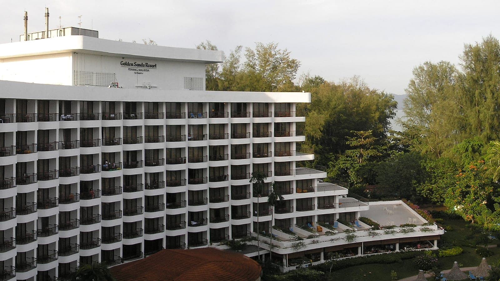 Shangri-La Golden Sands Resort