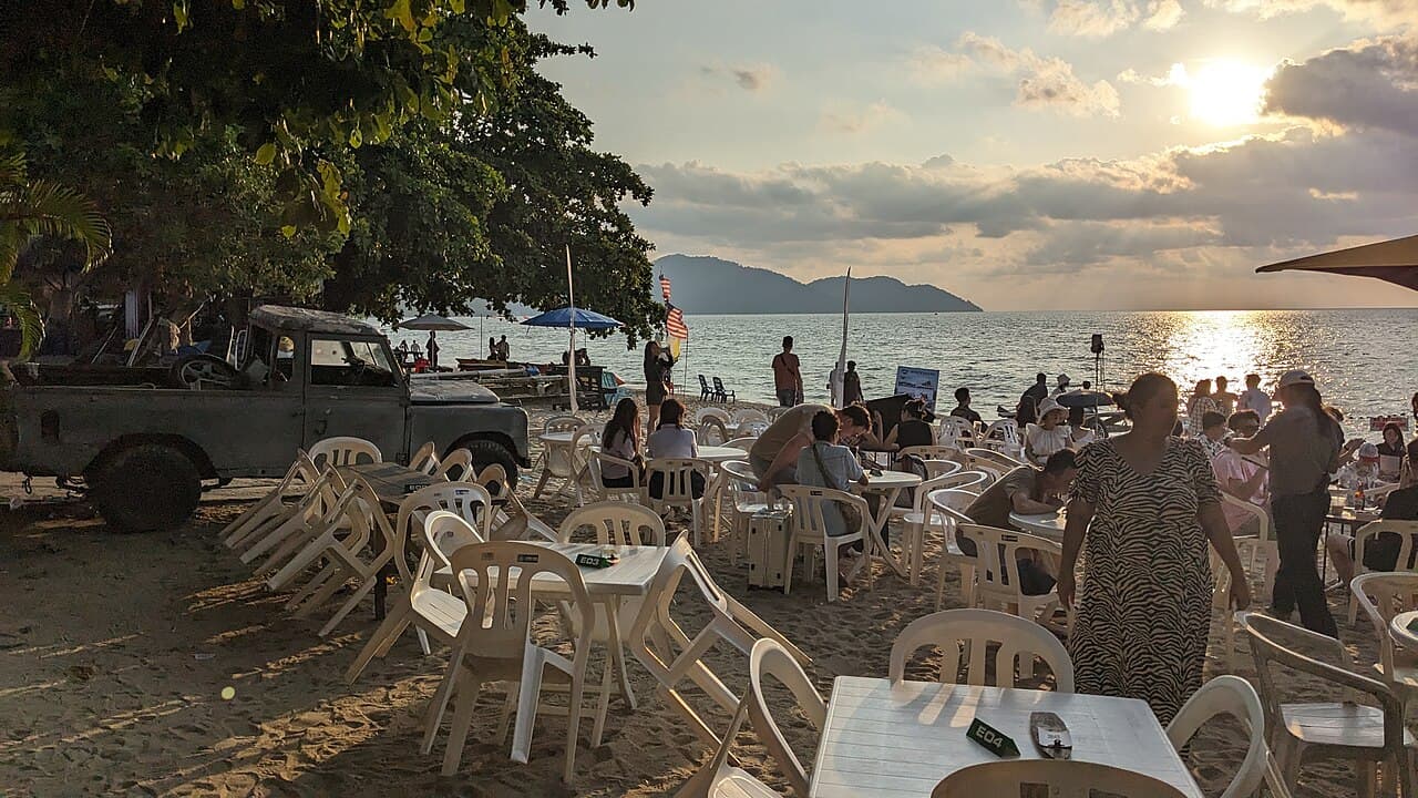 Long Beach Cafe Batu Ferringhi