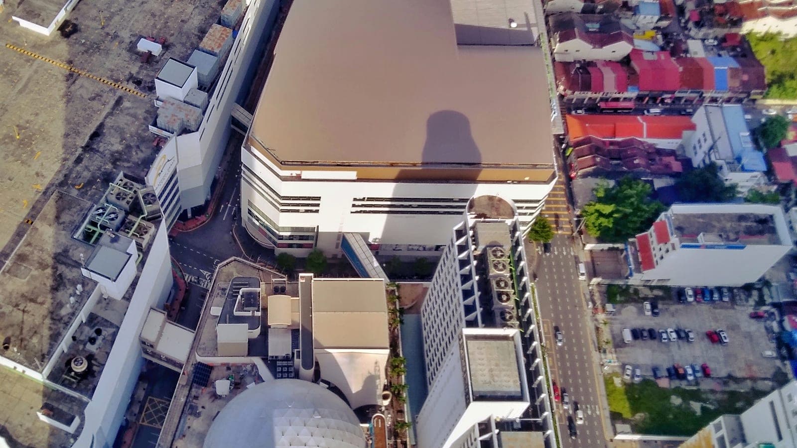 The Gravityz rope course on the KOMTAR roof