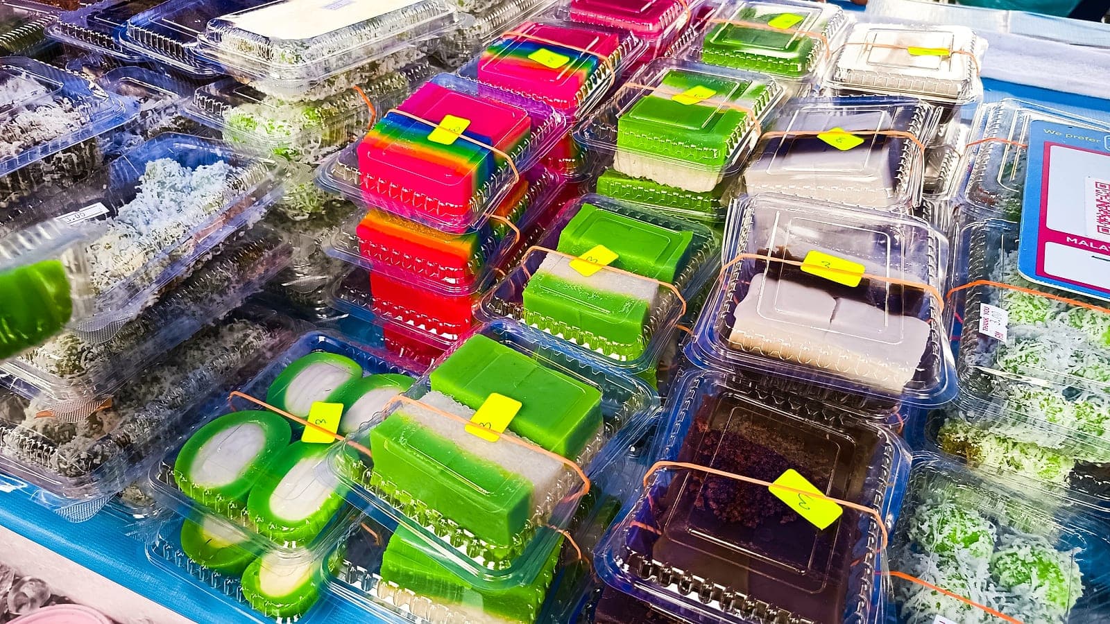 Kuih (Nyonya Cakes)
