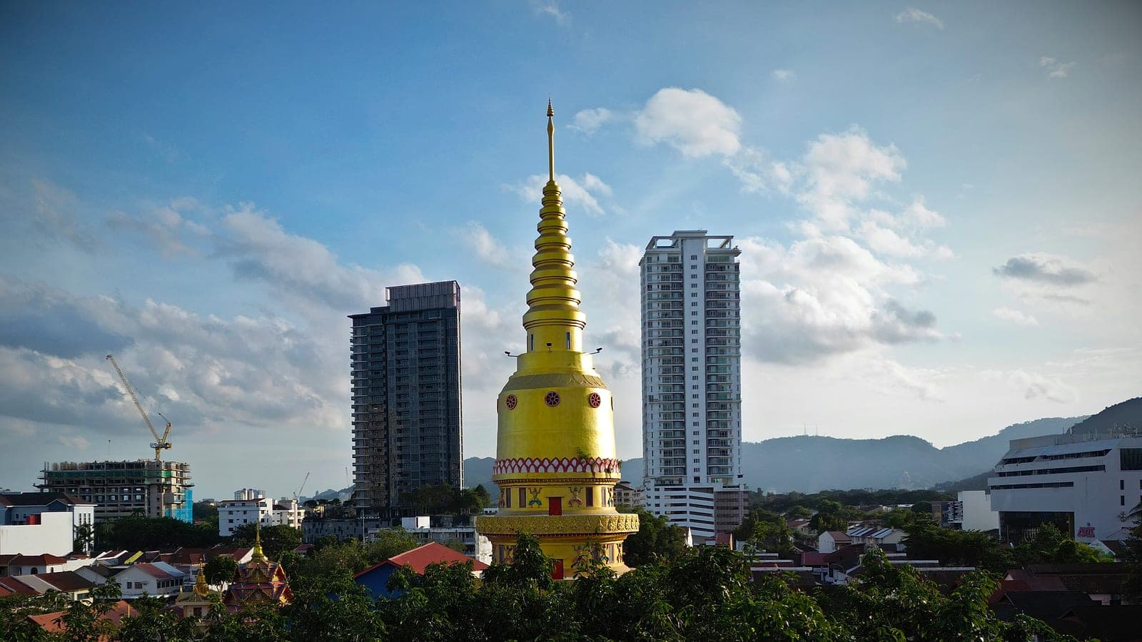 Wat Chaiyamangalaram (Thai Temple)