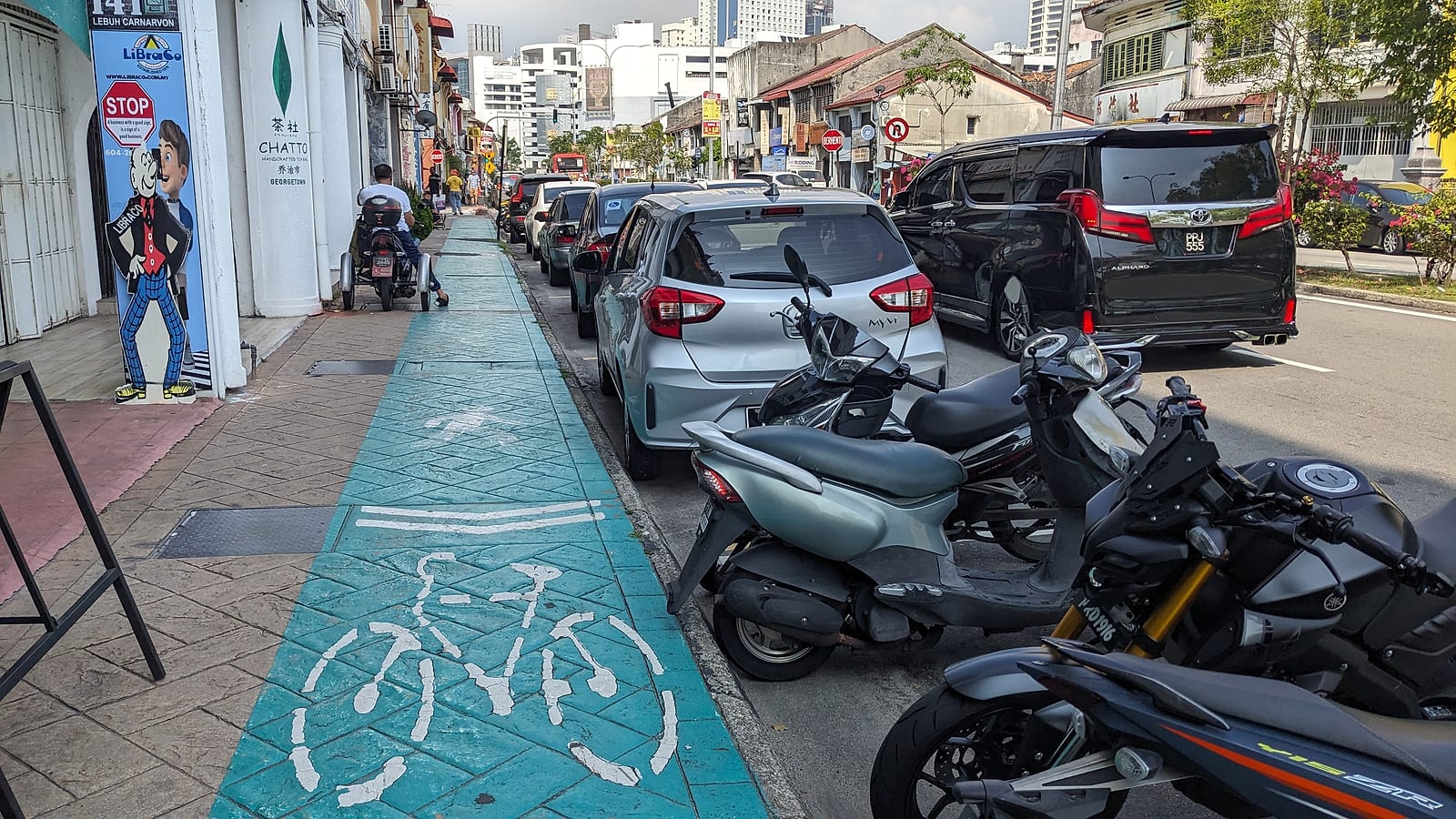 Bicycle path alongside Lebuh Carnarvon in George Town